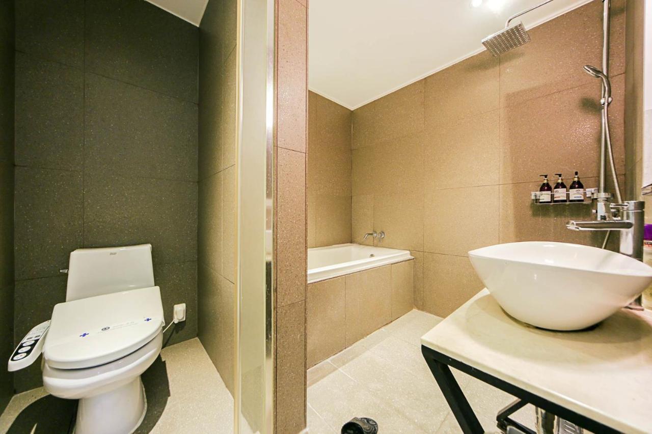 Hotel Myeongjak Чхунчхон Экстерьер фото