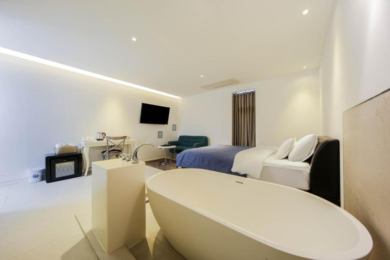 Hotel Myeongjak Чхунчхон Экстерьер фото