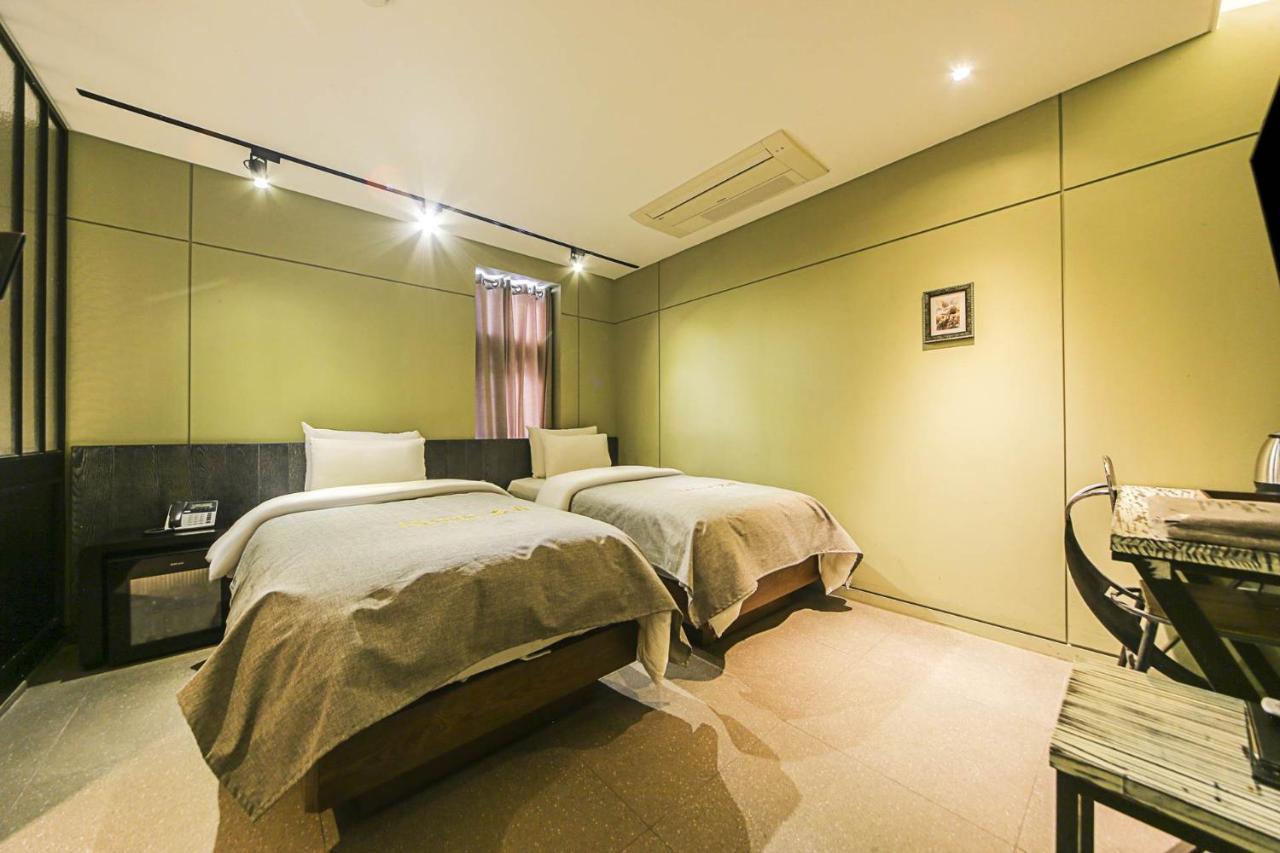 Hotel Myeongjak Чхунчхон Экстерьер фото