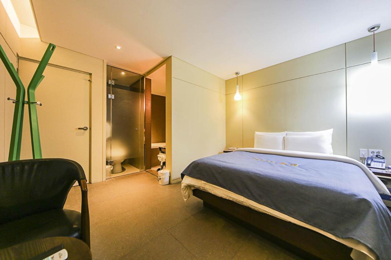 Hotel Myeongjak Чхунчхон Экстерьер фото