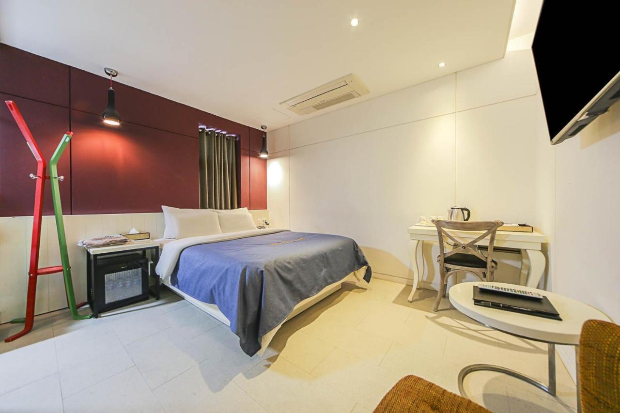 Hotel Myeongjak Чхунчхон Экстерьер фото